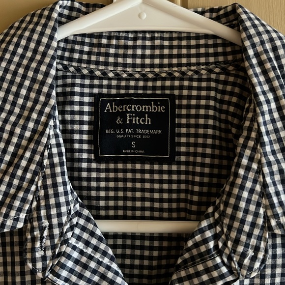 Abercrombie & Fitch Classic Button Up Shirt - Picture 2 of 2
